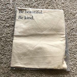 FREE tote bag (with purchase $30 or more)